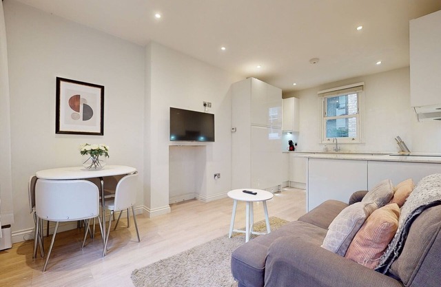 The London Lodge - 1 bed duplex apt