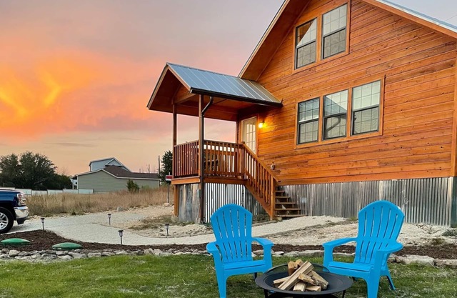 The Lonesome Dove Lake Cabin