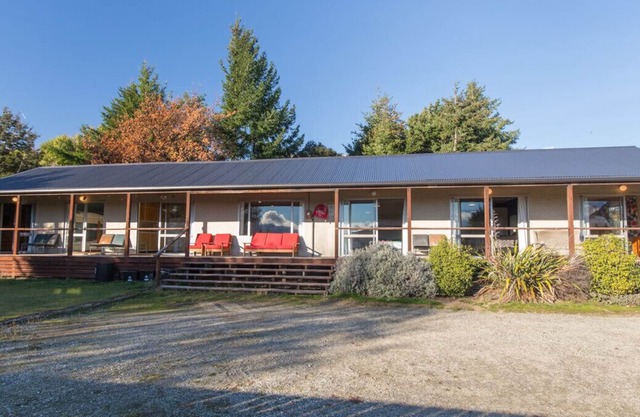 The Long House - Wanaka Holiday Home - Bachcare NZ