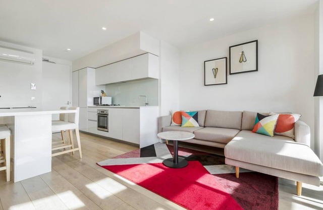 The Looking Glass Art Deco Vibes near Chapel St