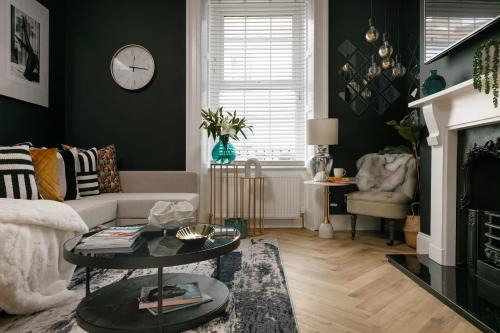 The LUXE - Premium Georgian Central Plymouth House - Sleeps 8 - Habita Property