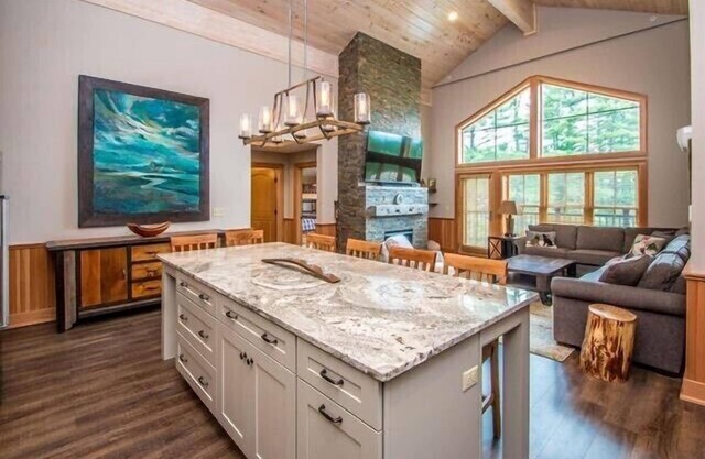 The Luxurious Penthouse Ski-in/Ski-out Kearsarge Brook Condo at Cranmore Mtn!