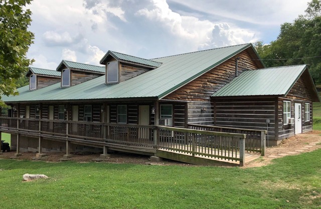 The Meadows Lodge is a Hotel style lodge with 8 rooms and 2 suites available.