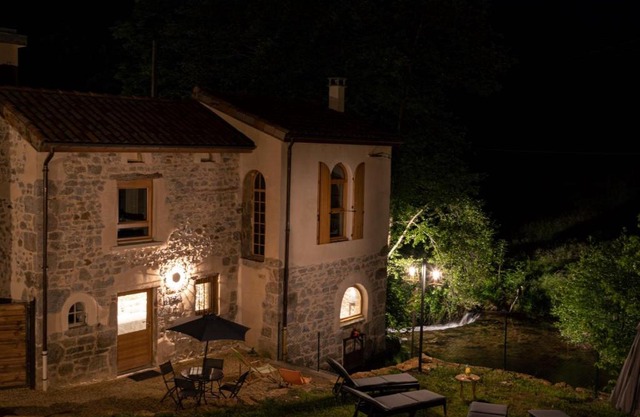 the mill crossed by the river 5 stars spa pool
