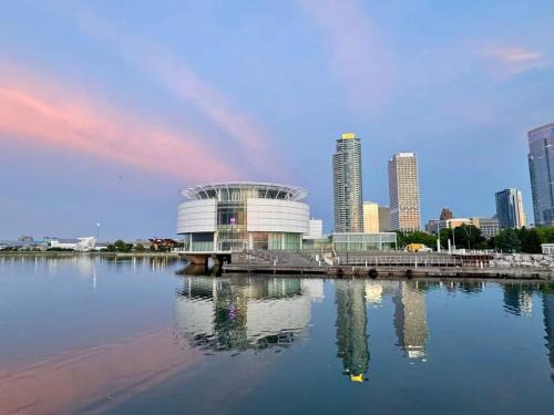 The Milwaukee lakefront experience!