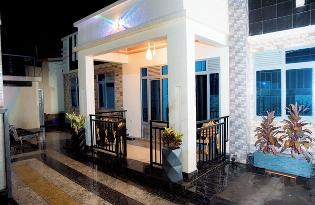 The Moon Geust House