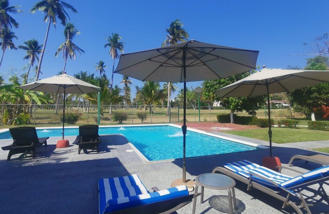 The most beautiful house in Ixtapa in front of the golf course