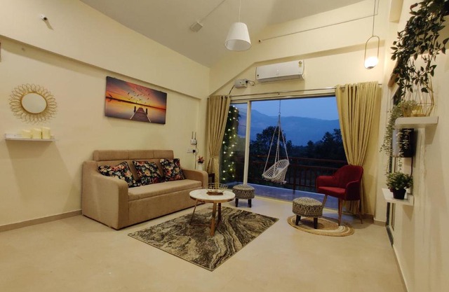 ‘The Mountain Majesty’: cozy 1 bhk apartment
