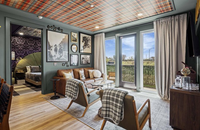 The Nashville Lounge | 1.5 mi to Broadway