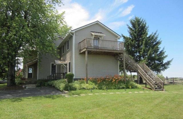 The Nigh Place, Studio Apartment, King Bed, 55"TV