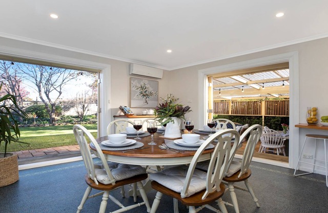 The Nook - centrally located