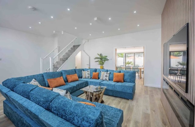 The Old School Sleeps 14