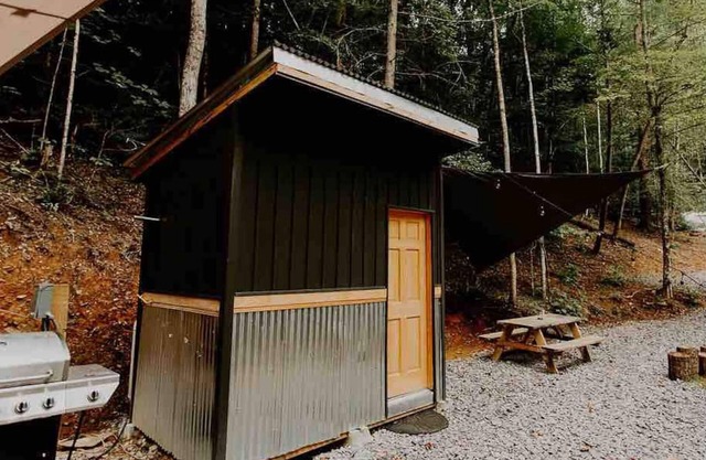 The Perch Glamping by Rafting