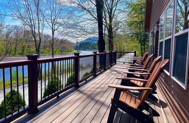 The Perfect Adirondack Getaway Cabin -Hike! Swim! Bike! Fish! Ski! Relax!