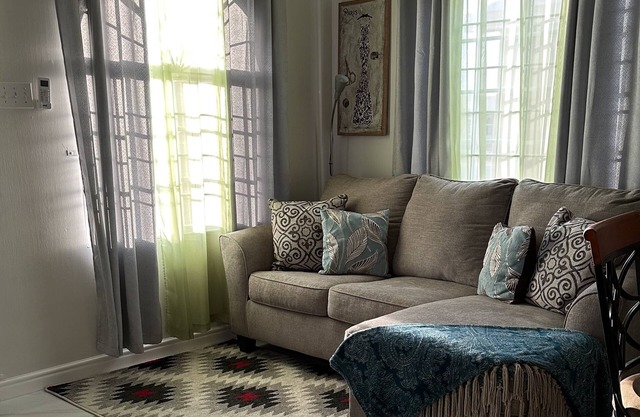 The Plams at Phoenix Gated community with 24 hour security.