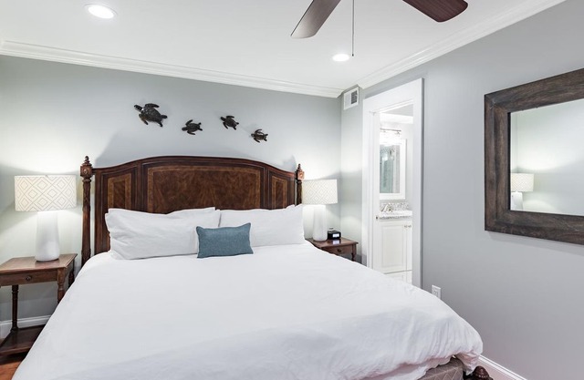 The Quarters on Vendue 202: Two Bedroom, Two Bathroom Suite with Kitchen