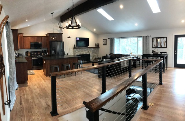 THE RÛSTIC MTN HOUSE 4B 3BA Cal Spas Hot Tub 2.5 Acres Private 🌲