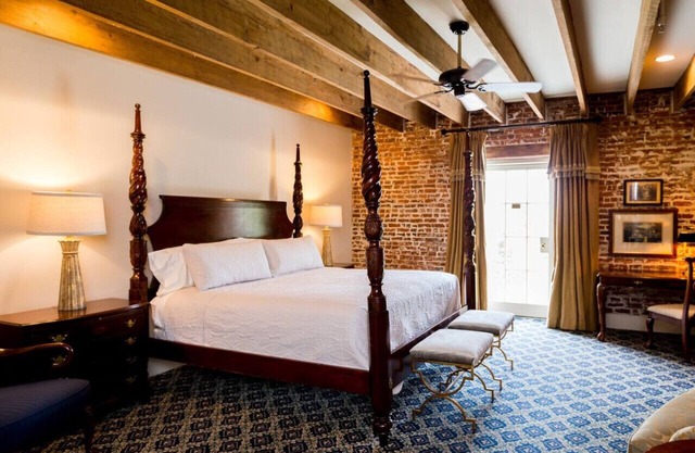 The River Walk Inn - Room 802