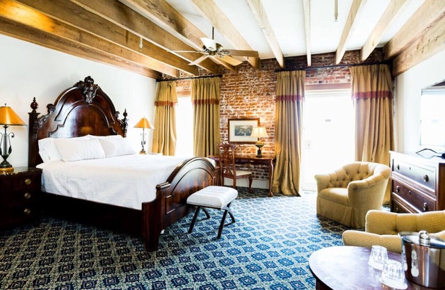 The River Walk Inn - Room 803