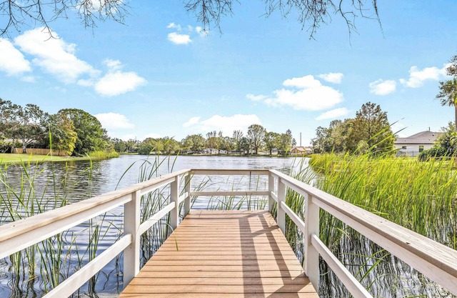 The Robins Nest|Lakefront Home w/Pool & Theater