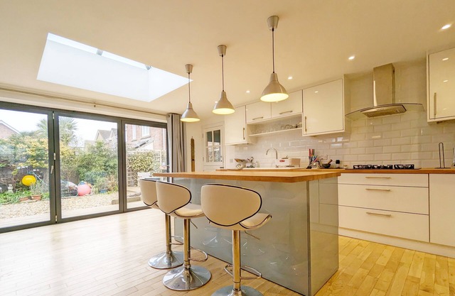 The Rock House - a family house that sleeps 8 guests in 3 bedrooms