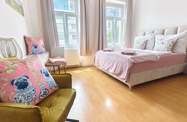 The ROSE Apartment for groups - Schönbrunn Palace