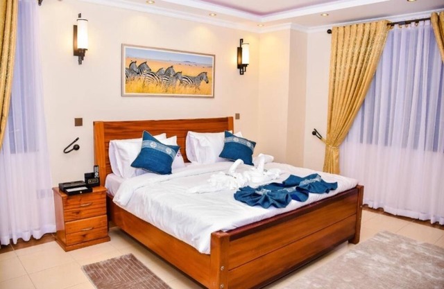 The Royal Residence : Kifaru (Rhino)