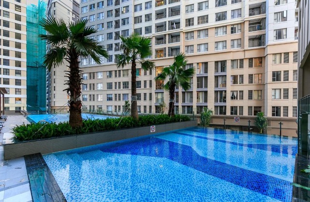 THE SAIGON ROYAL SUITE FREE POOL AND GYM