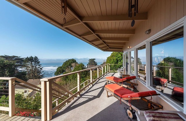 The Sandpiper - Great location w/magical ocean views & dog friendly!