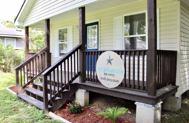 The Sea Willow : A Charming Gulf Coast Cottage