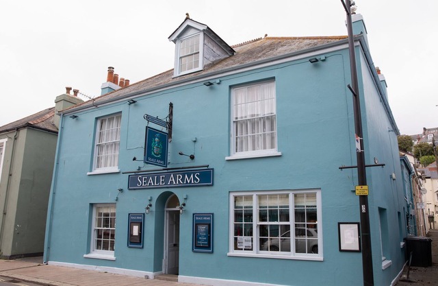 The Seale Arms