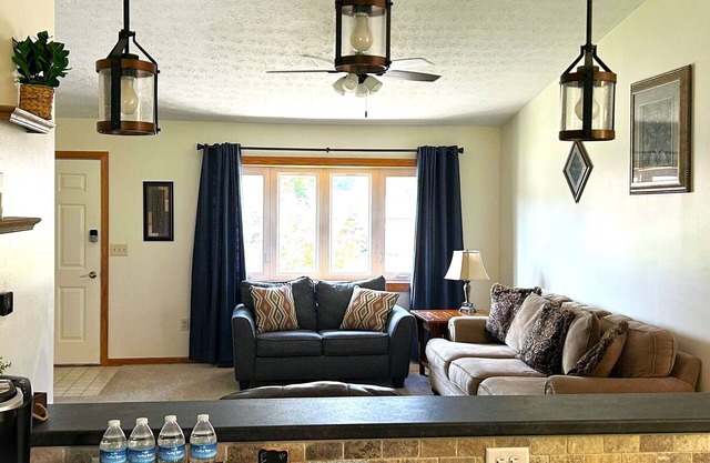 The Sherwood Home: 3 BR W/Garage Use, Convenient to 1-75