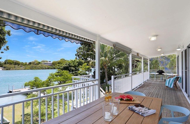 The Shore House - Waterfront Beach House Situated on Noosa North Shore