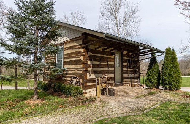 The Small Cabin-The Augusta Guest Collection