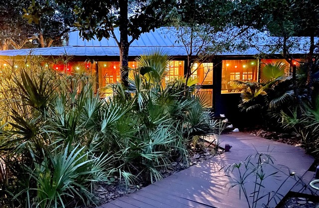 The Smith House - Updated Historic Charm