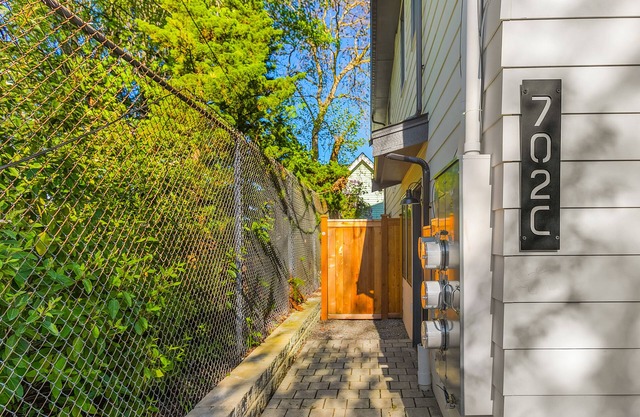 The Sweetest Hill - 81 Walkscore