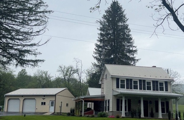 THE TANNERY HOUSE 4 BED 2 BATH HOT TUB GAME ROOM FISHING HIKE GOLF