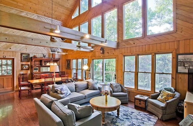 "The Twisted Branch" lodge at Bent Tree