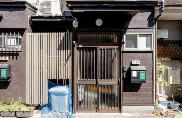 The two-story villa is within walking distance of Toganji Kyoto Station