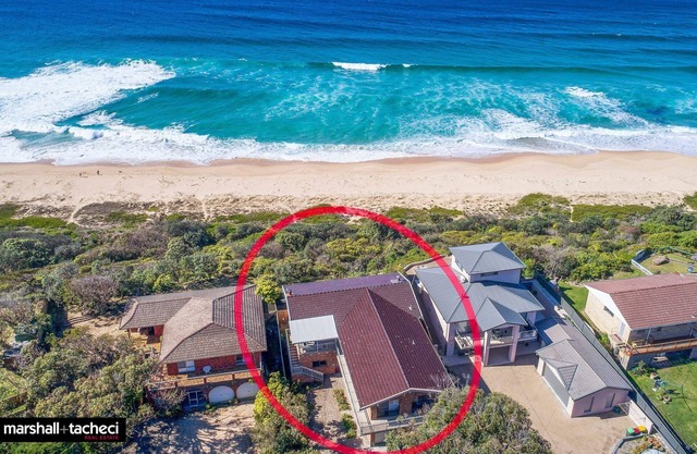 The view - 49 Bunga St- Impressive beachfront home+