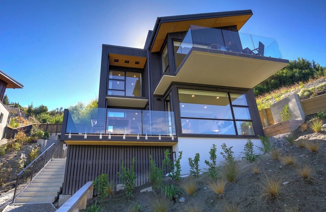 The Villa Lookout - Queenstown Holiday Villa