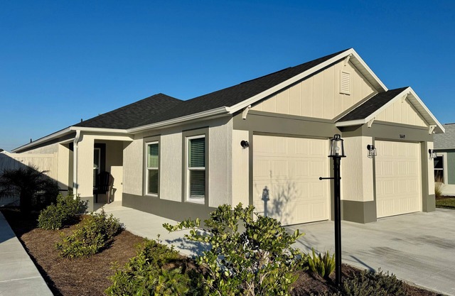 The Villages 2/2 + Office in The Village of Moultrie Creek