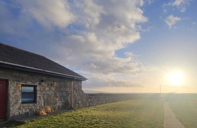 The Wee House -Coorie Doon Stays