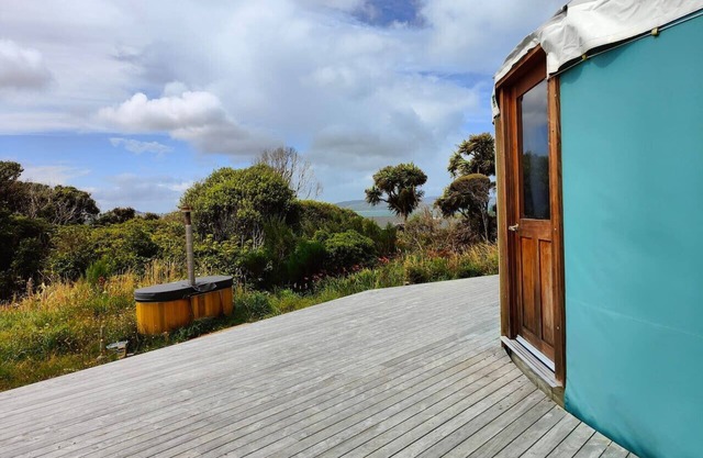 The Yurt at Ōraka Colac Bay