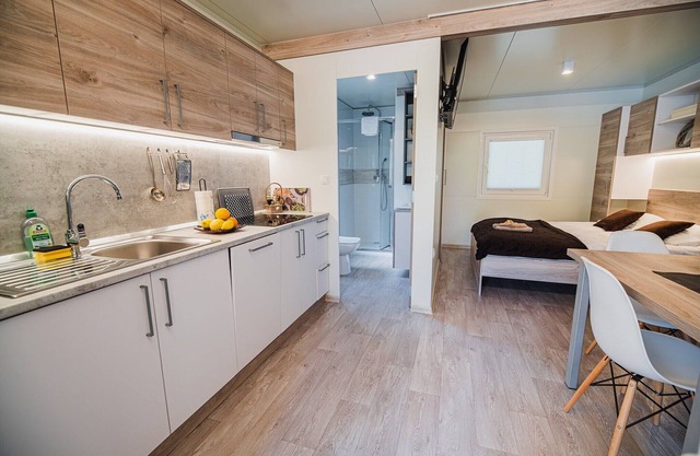 Thermal Canopy Tree House with Riviera Tickets - Tree House 15/008