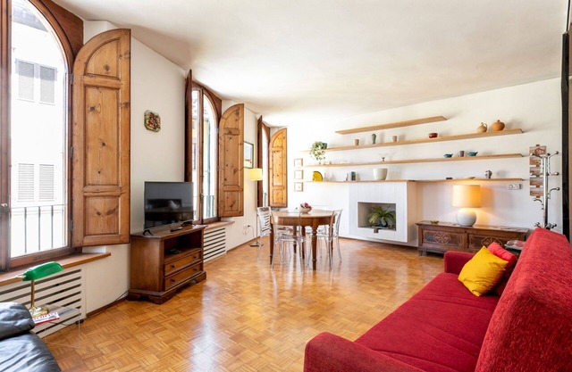 Thiago, Lovely 1 Br Contemporary Style Flat By Halldis