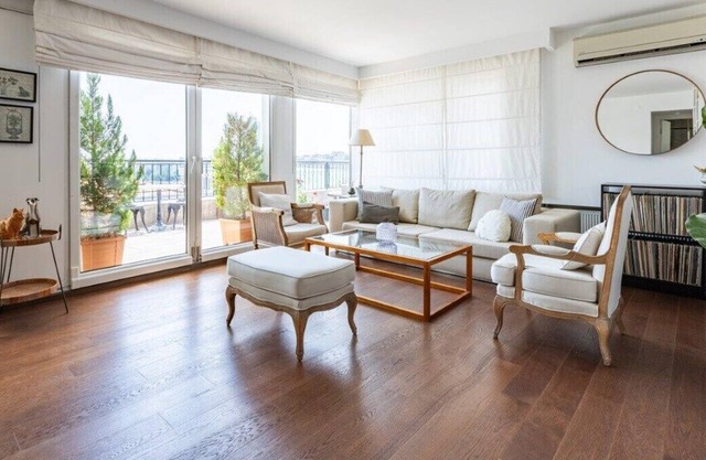 This apartment is a 1 bedroom(s), 1 bathrooms, located in Şişli, İstanbul.