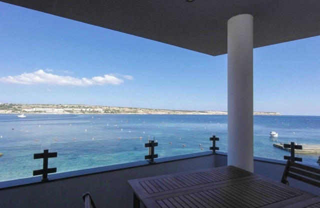 This apartment is a 3 bedroom(s), 2 bathrooms, located in Il-Mellieħa, Malta.