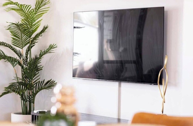 This beautiful apartment is comfortably furnished and ready for your Perth Gateway