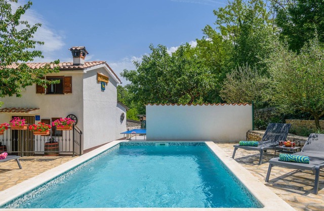 This charming vacation house with pool is located in the quiet Istrian village of Vla.